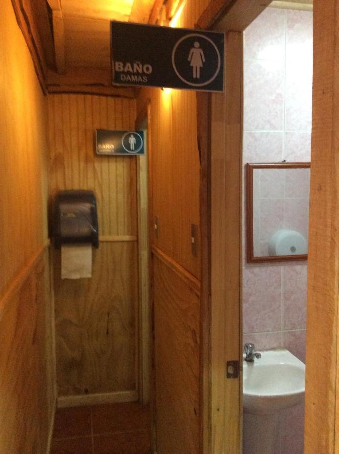 Hostal Scarlett Puerto Puyuguapi Dış mekan fotoğraf